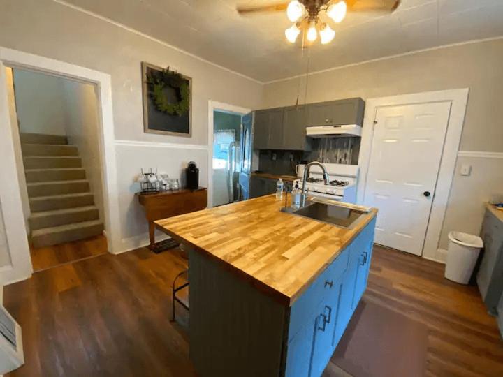 Cozy 3 & 4 Bed Home 2 Blocks To Hospitals & Lambeau Green Bay Exterior foto