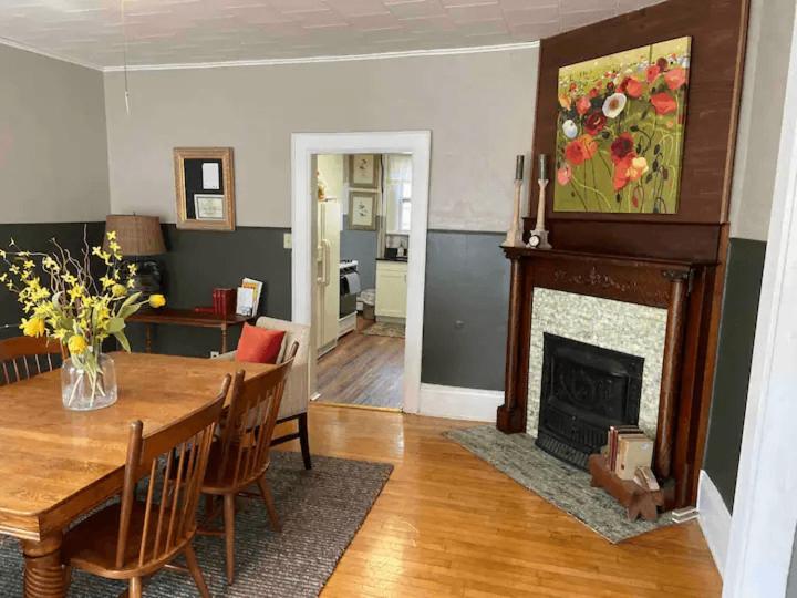 Cozy 3 & 4 Bed Home 2 Blocks To Hospitals & Lambeau Green Bay Exterior foto